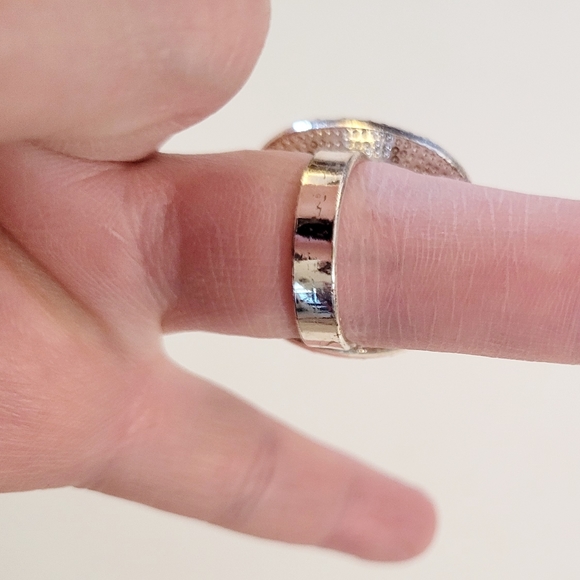 Statement Ring - Picture 7 of 10